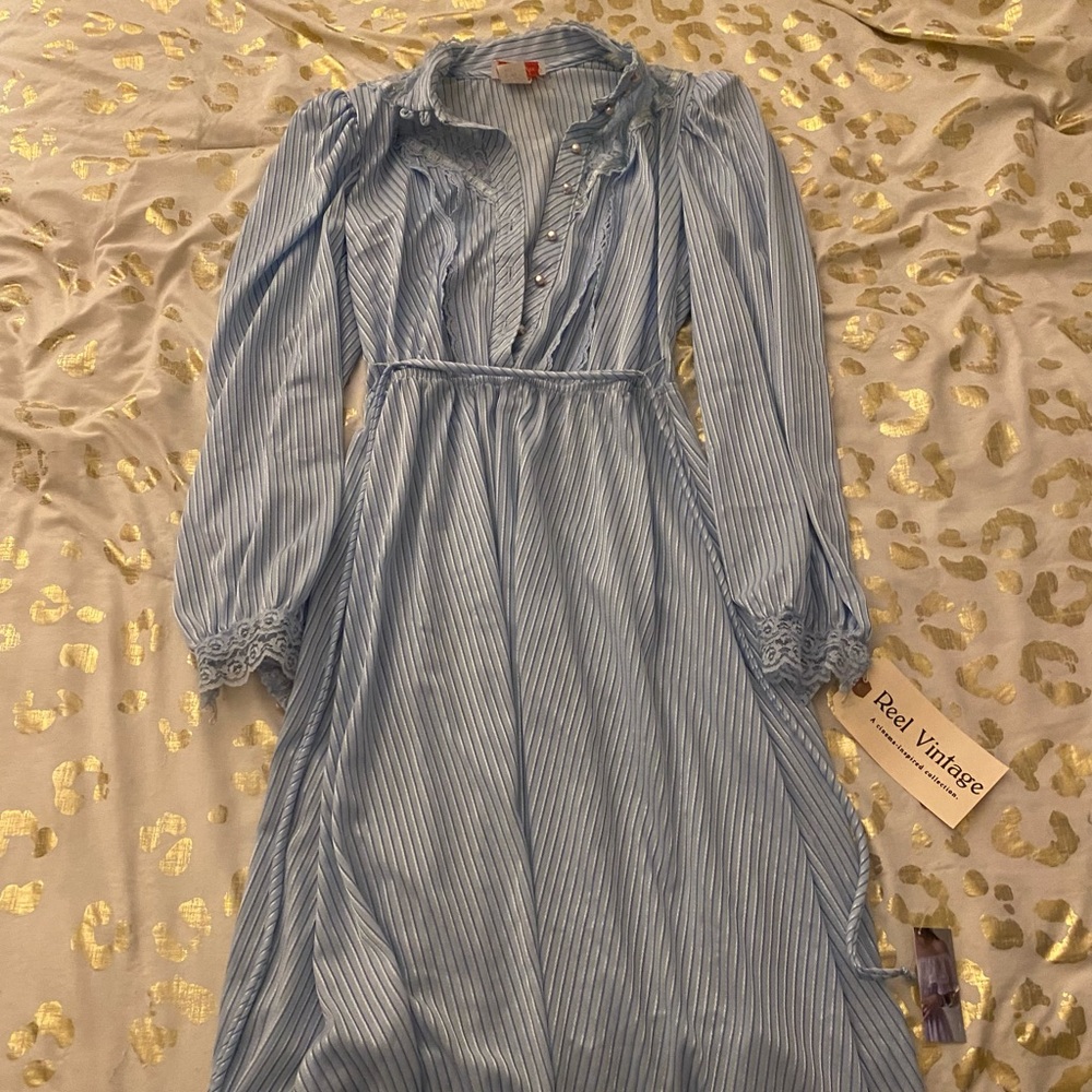 Detailed vintage blue dress